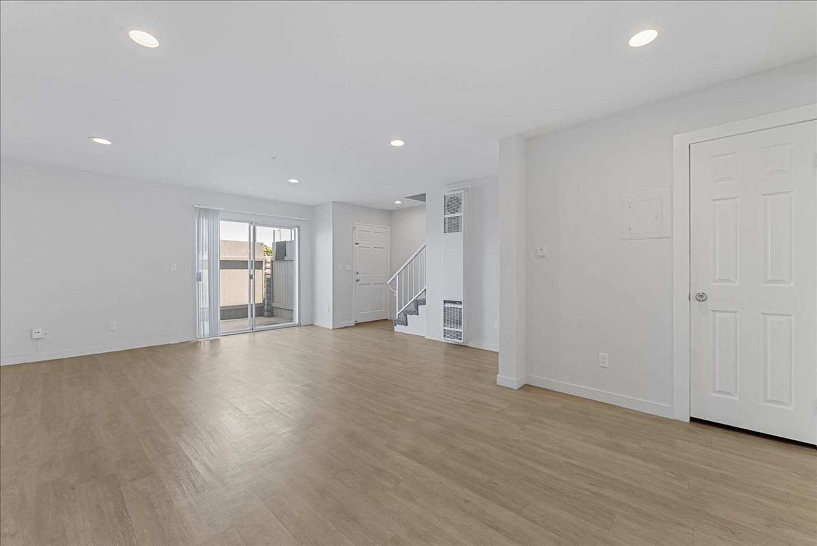 Lawndale Condo: 14523 Freeman Ave