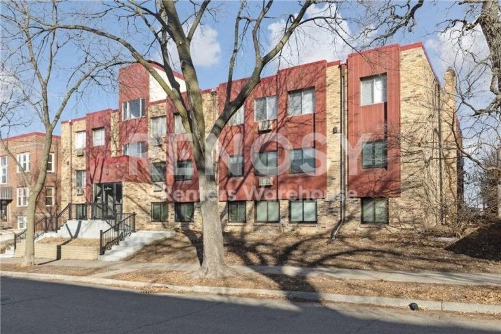 Minneapolis House: 520 Ridgewood Ave