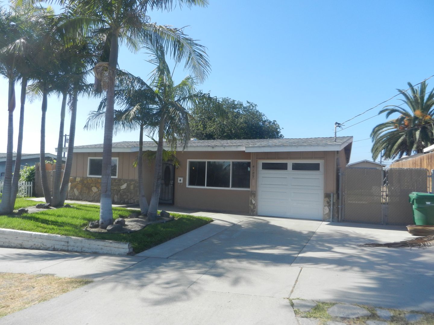 Oceanside House: 4189 Thomas St