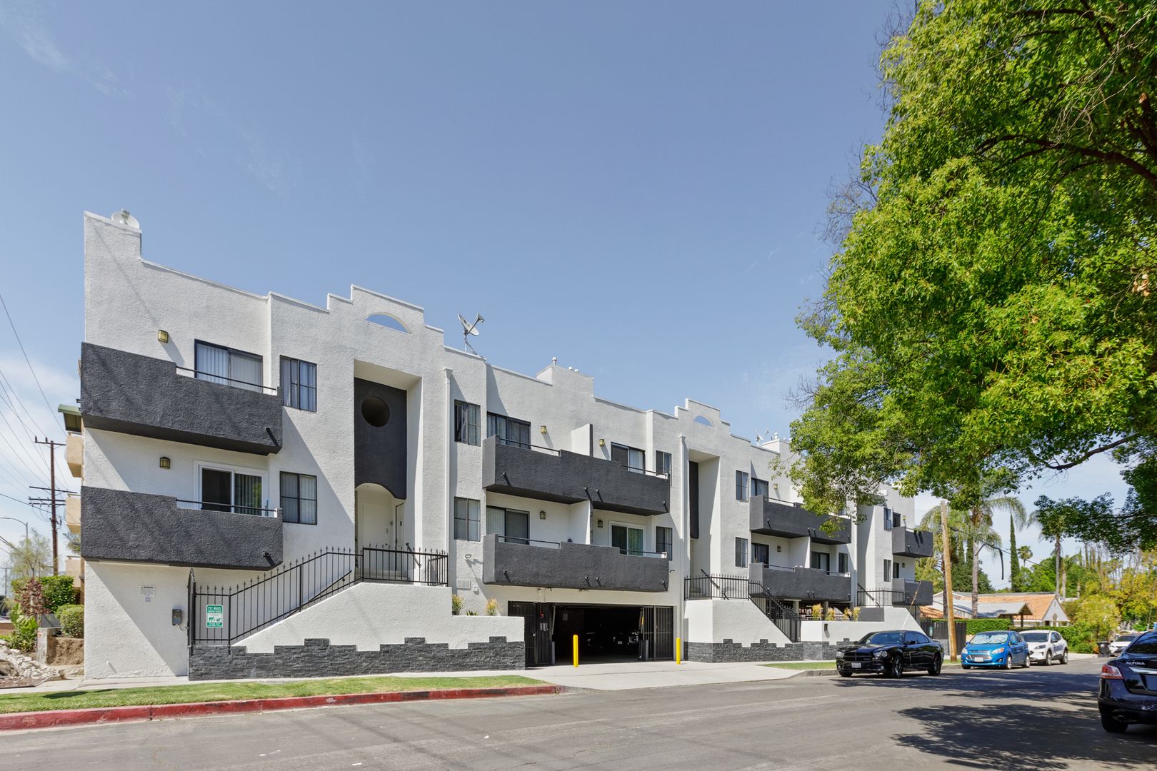 Sherman Oaks Condo: 5104 Sepulveda Blvd