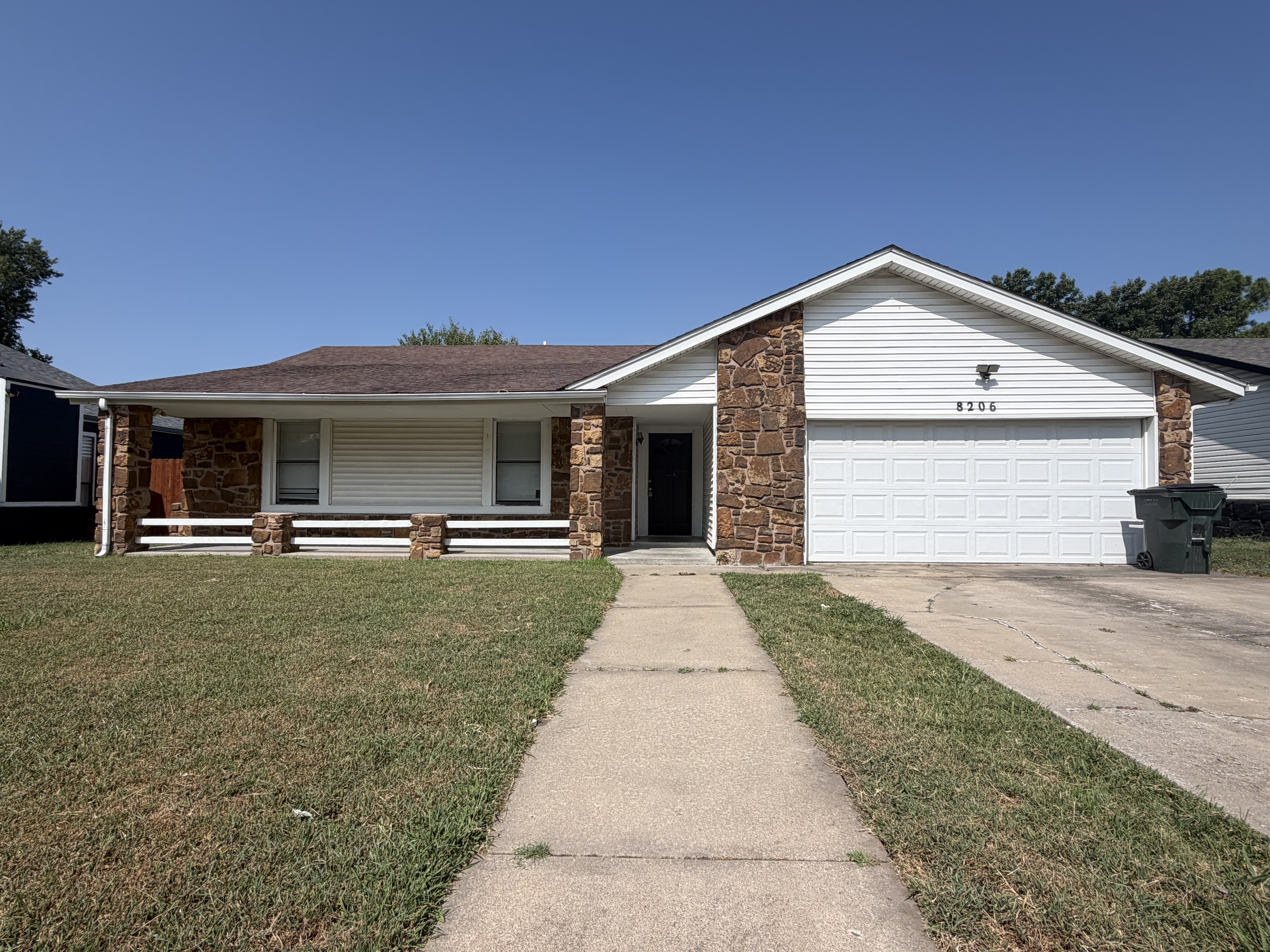 Owasso House: 8206 N 122nd E Ave