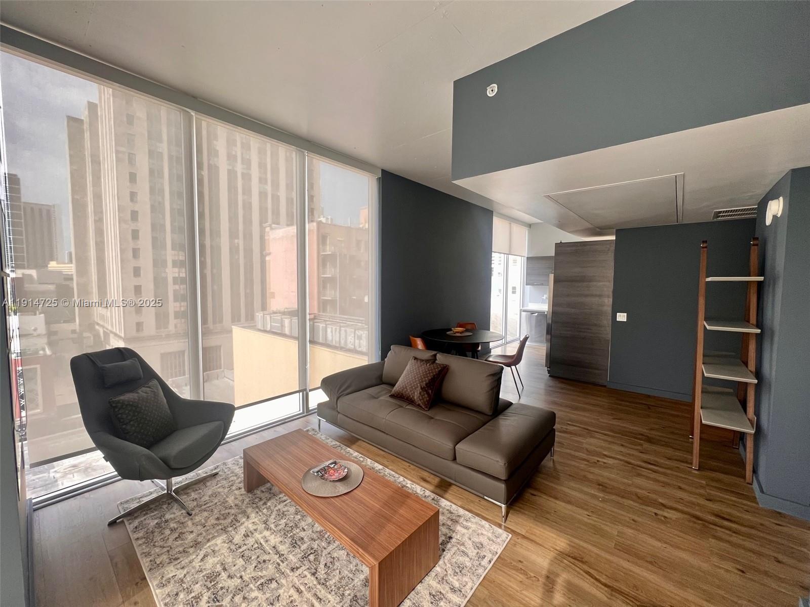 Miami Condo: 151 SE 1st St # 810, Miami FL 33131
