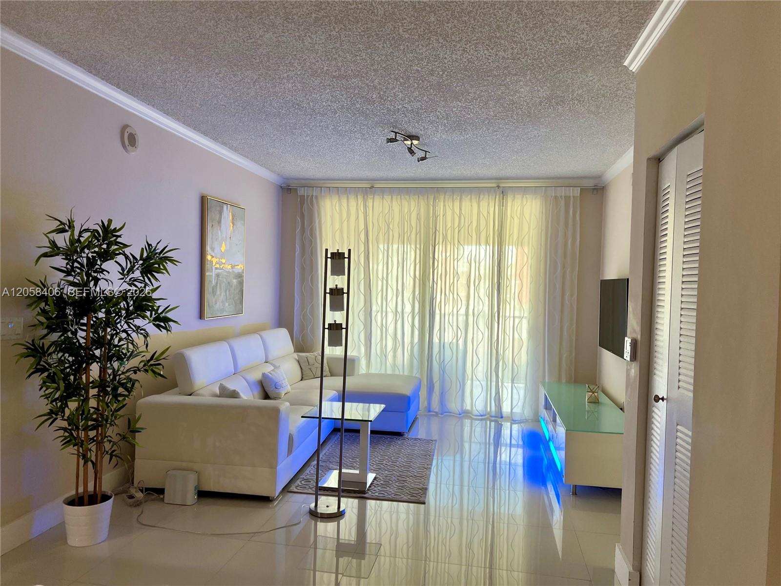 Sunny Isles Beach Condo: 17100 N Bay Rd # 1813, Sunny Isles Beach FL 33160