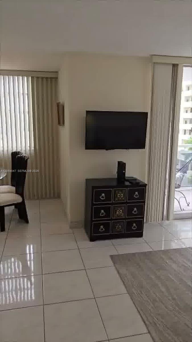 Hallandale Beach Condo: 1849 S Ocean Dr # 501, Hallandale Beach FL 33009