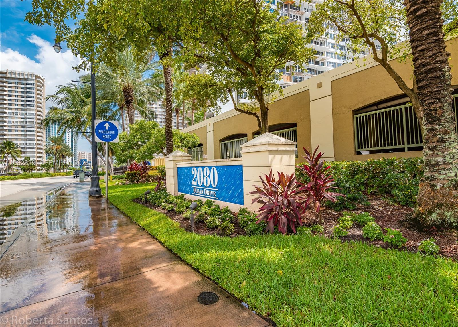 Hallandale Beach Condo: 2080 S Ocean Dr # 804, Hallandale Beach FL 33009