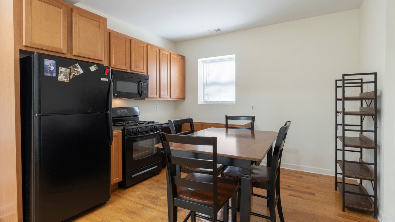 Chicago Condo: 3354 West Wilson