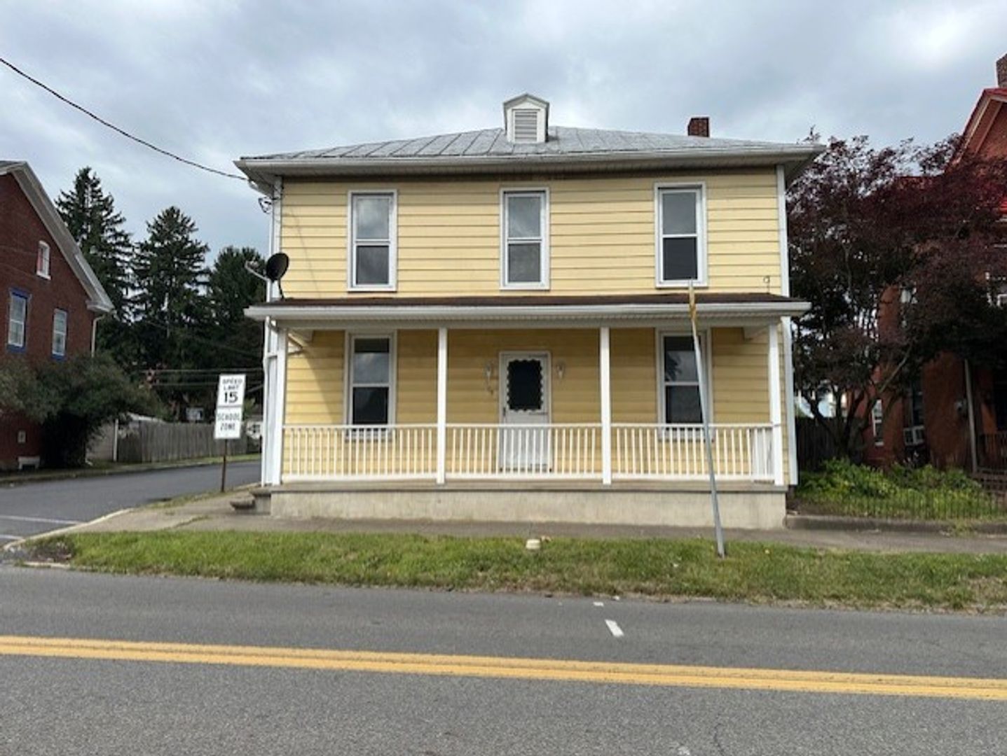 Newport House: 403 N 4th St.