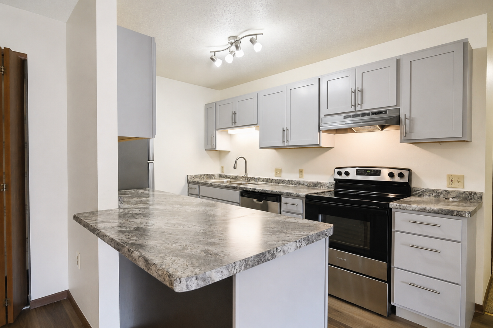 Tomah Apartment: 202 Murdock St