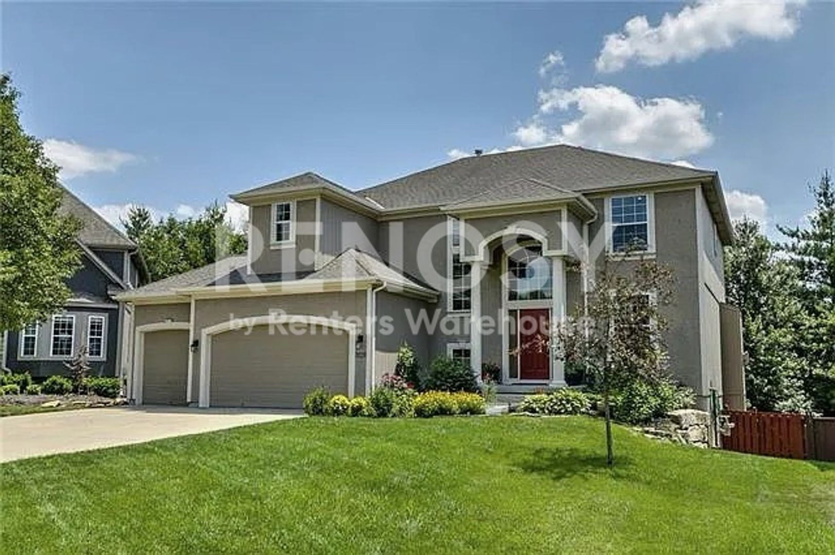 Overland Park House: 15861 Linden St