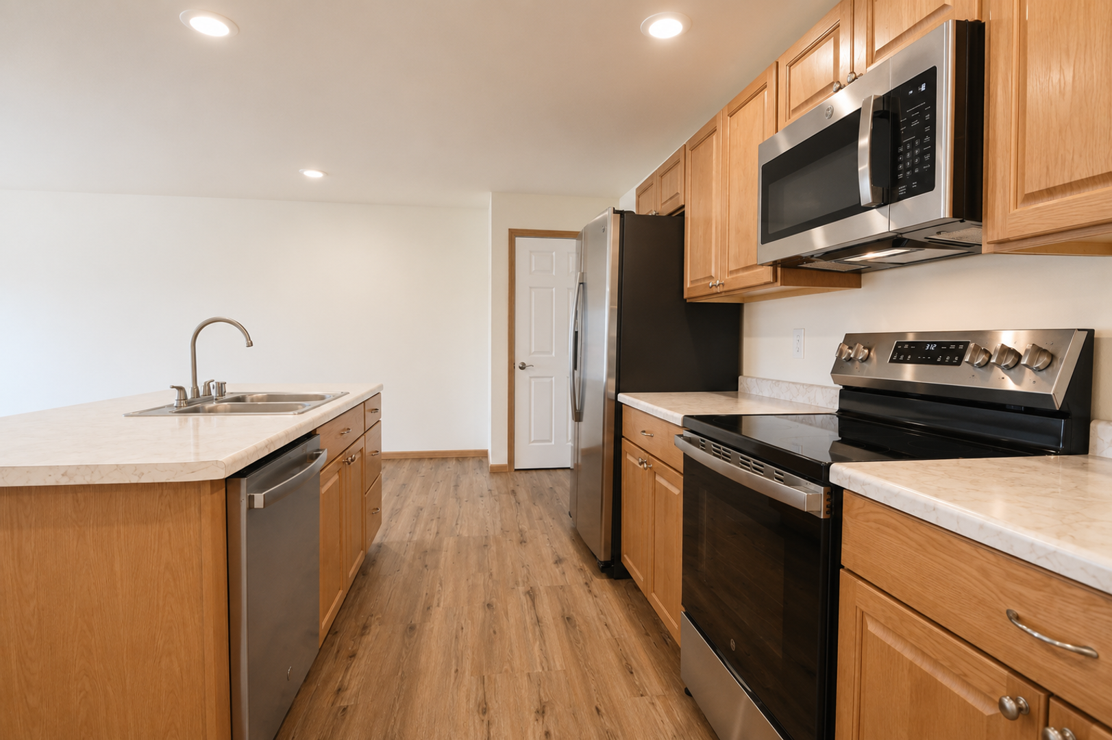 Tomah Apartment: 400 Larkin St