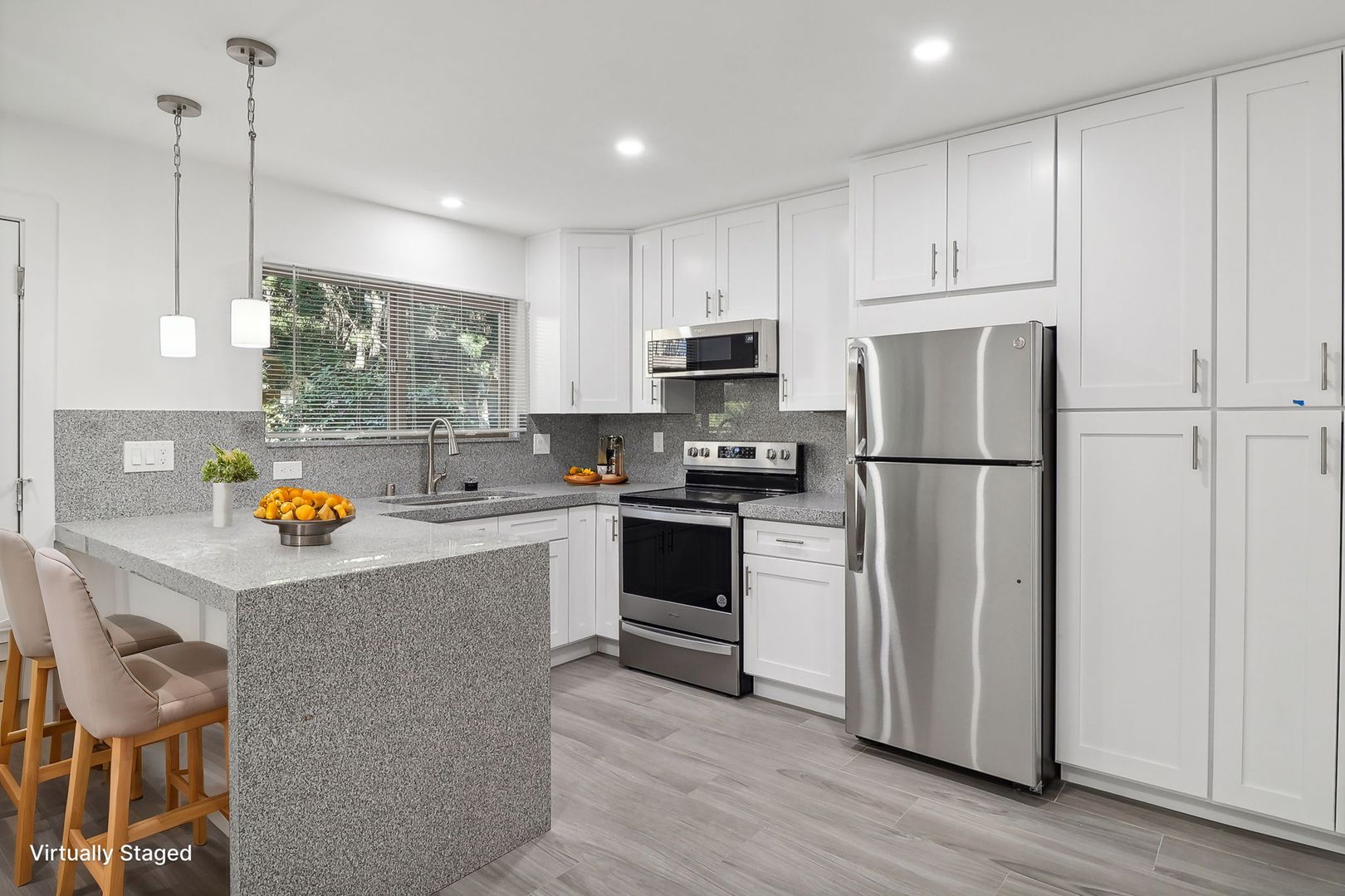 El Cajon Condo: 458 Ballantyne Street