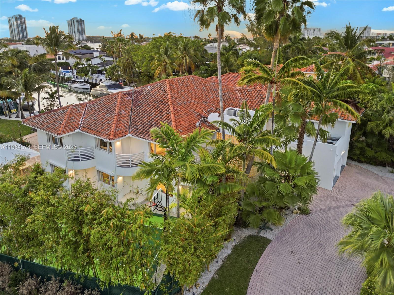North Miami Beach Condo: 3401 NE 165th St, North Miami Beach FL 33160