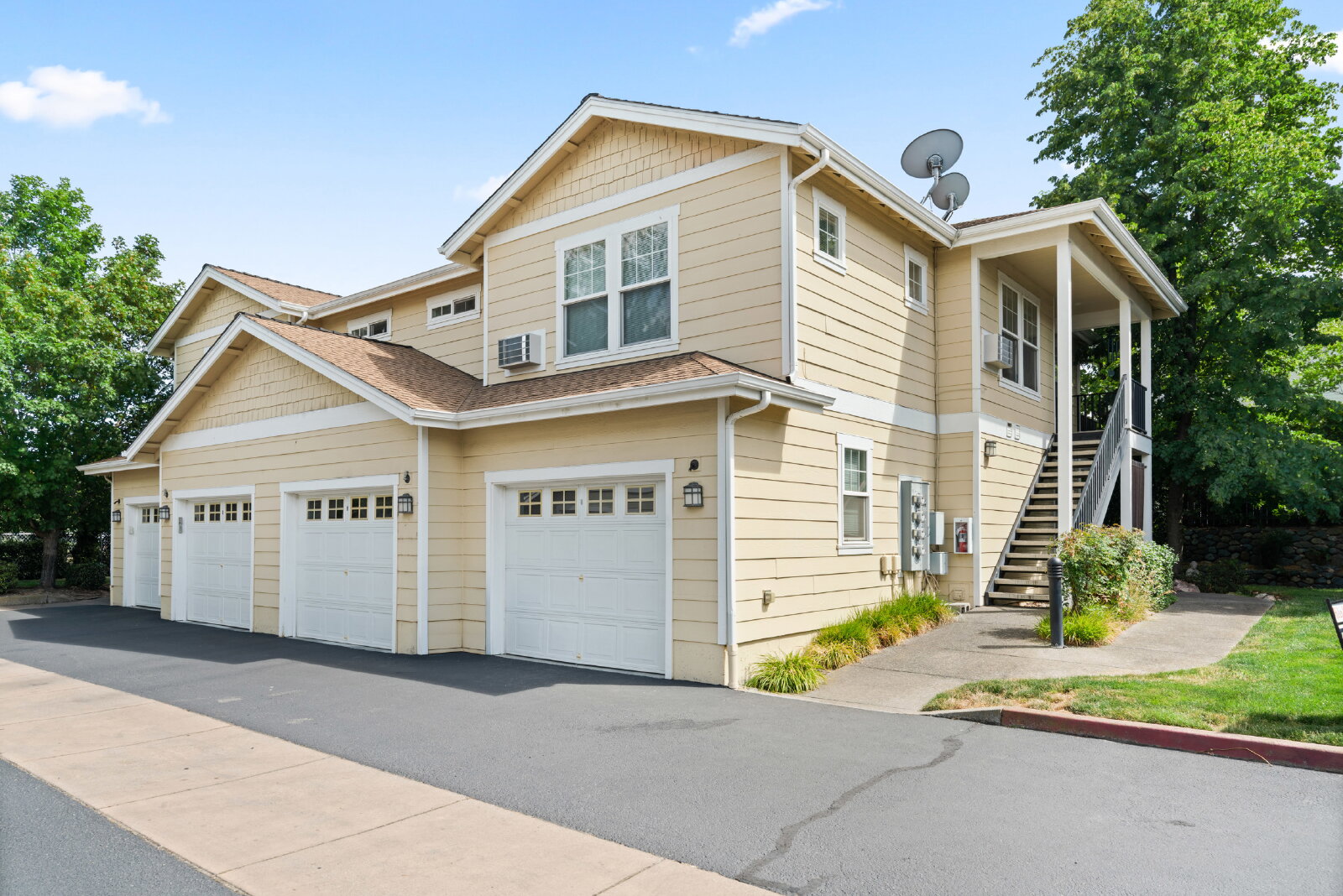 Ashland Condo: 2221 McCall Drive