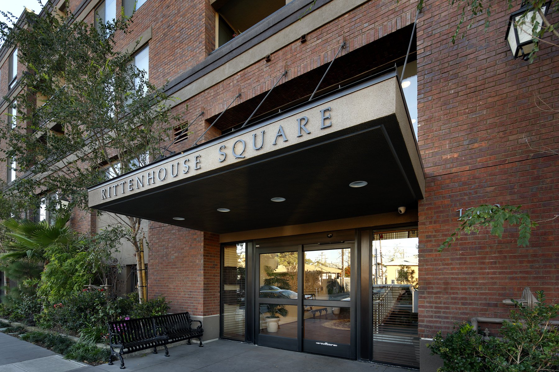 Los Angeles Condo: 1100 E 33rd Street
