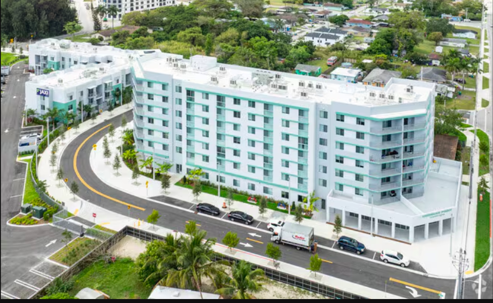 Miami Condo: 11850 SW 216th St