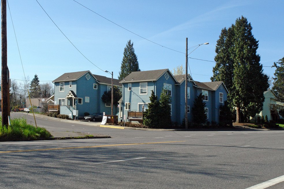 Portland Condo: 9807 N Taft Ave.