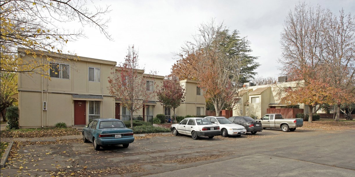 Sacramento Condo: 4942 Ferigo Lane