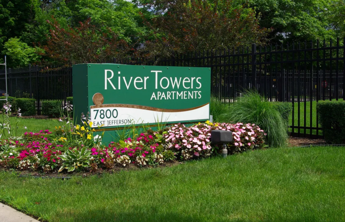 Detroit Condo: 7800 E. Jefferson Ave