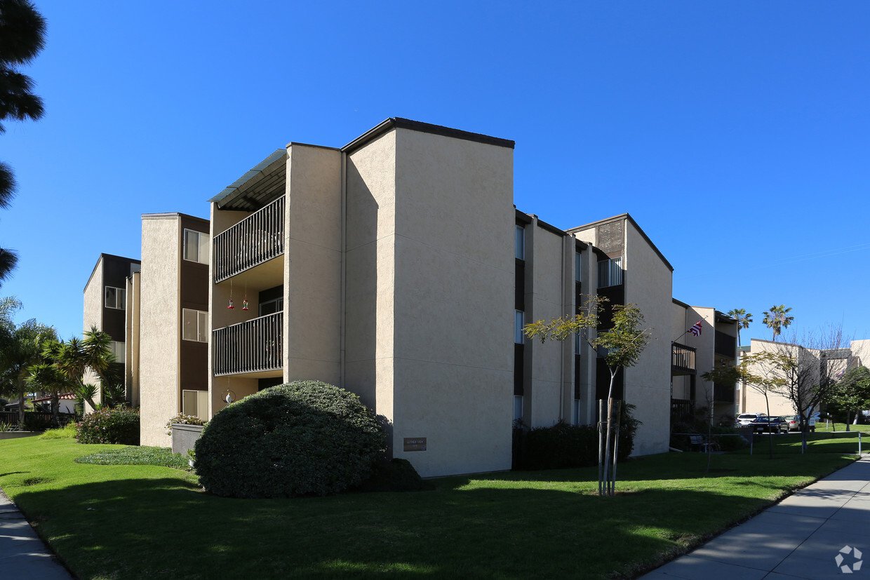 San Diego Condo: 4820 Cass Street
