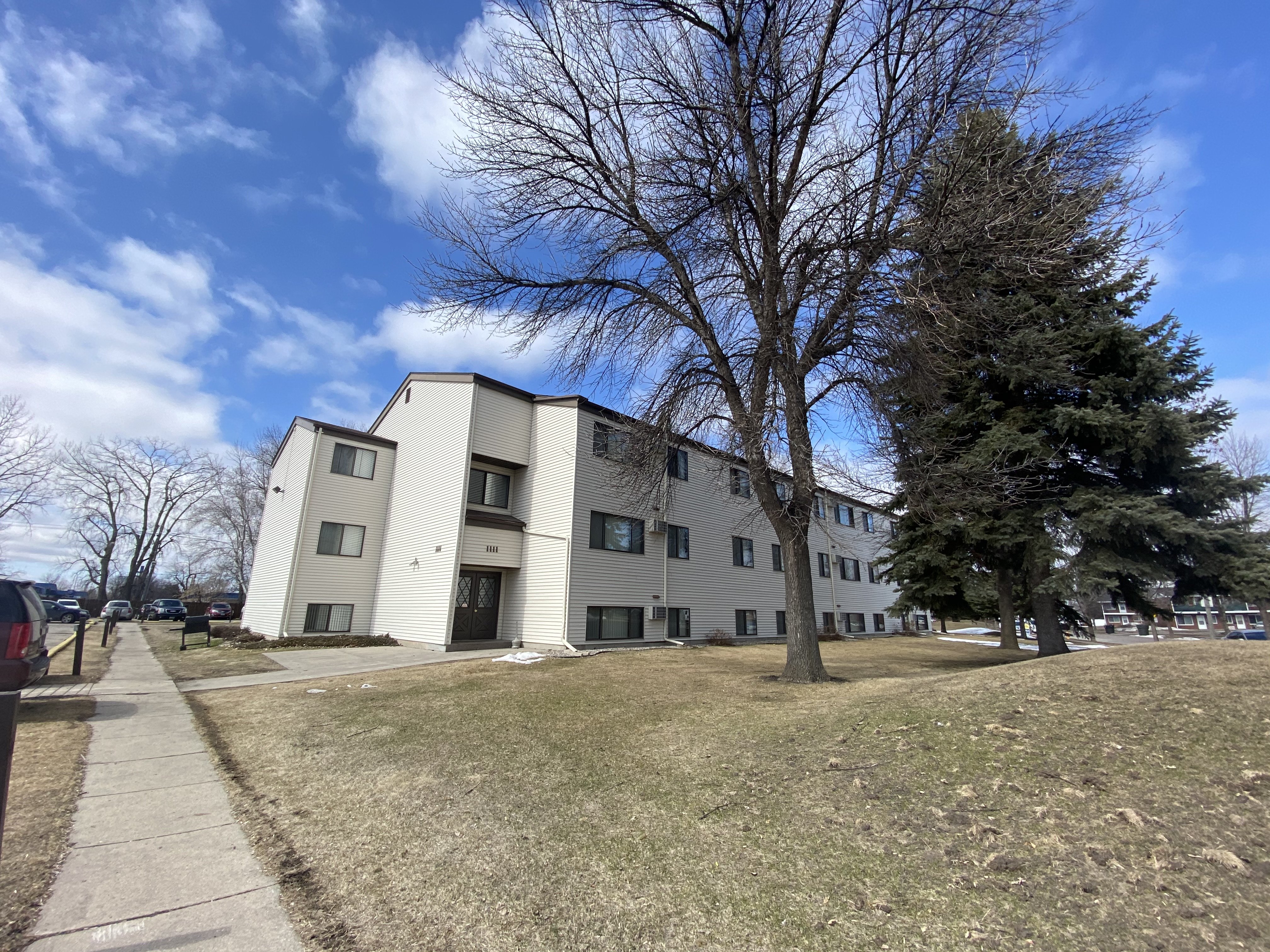Grand Forks Condo: 1111 North 39th Street