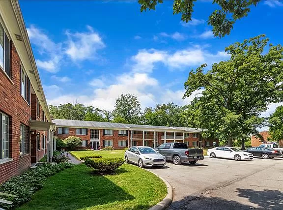 Jackson Condo: 1024 S Brown St