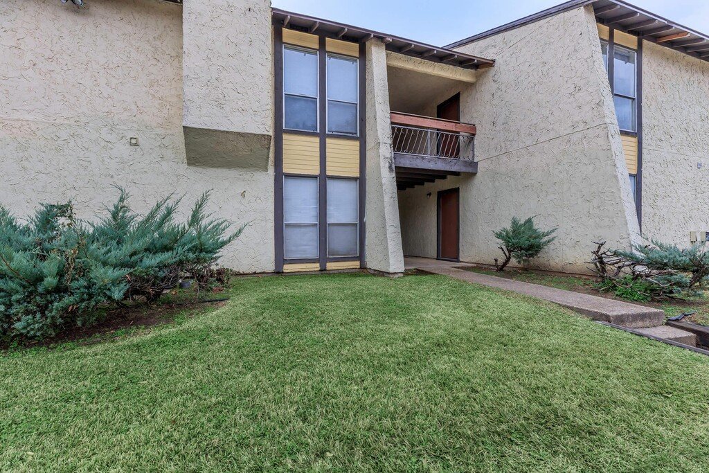 Shreveport Condo: 2750 Waggoner St.