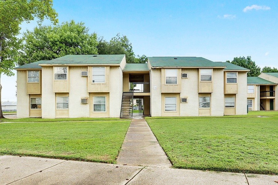 Shreveport Condo: 2100 Grimmett Dr.