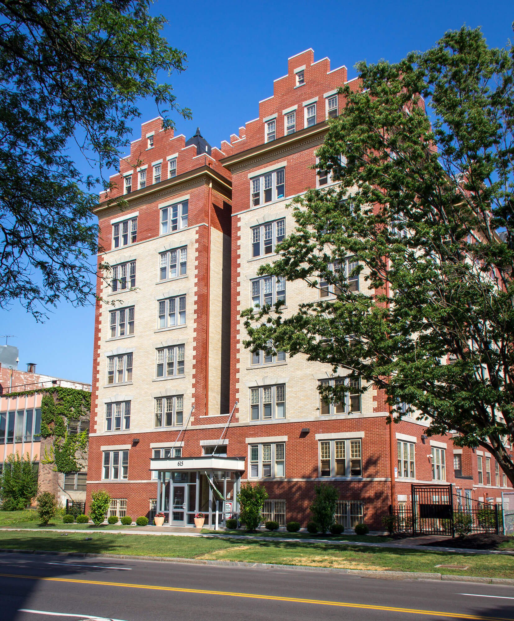 Syracuse Condo: 615 James St.