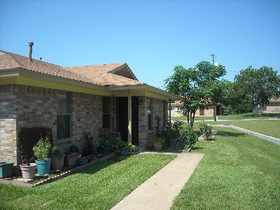 Gonzales Condo: 1701-02 Waco Street