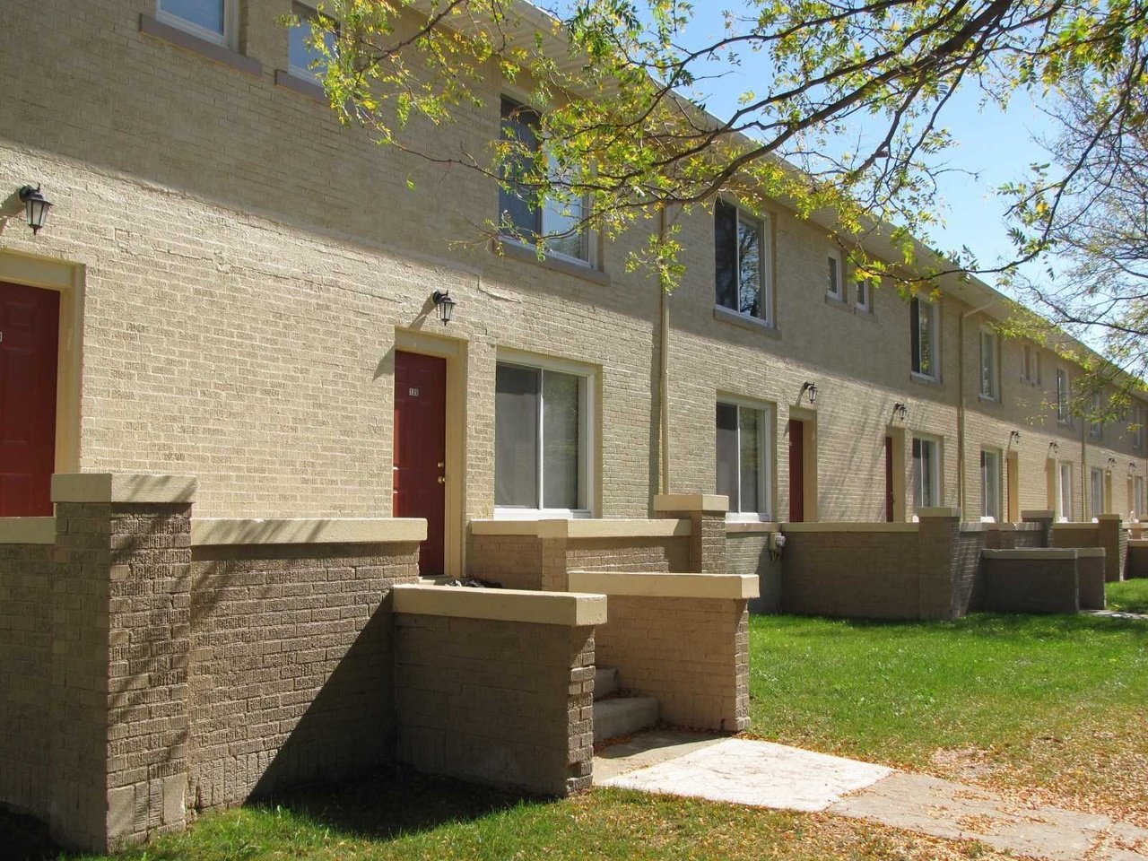 Pontiac Condo: 128 S Edith Street