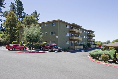 Hayward Condo: 22842 Vermont St.