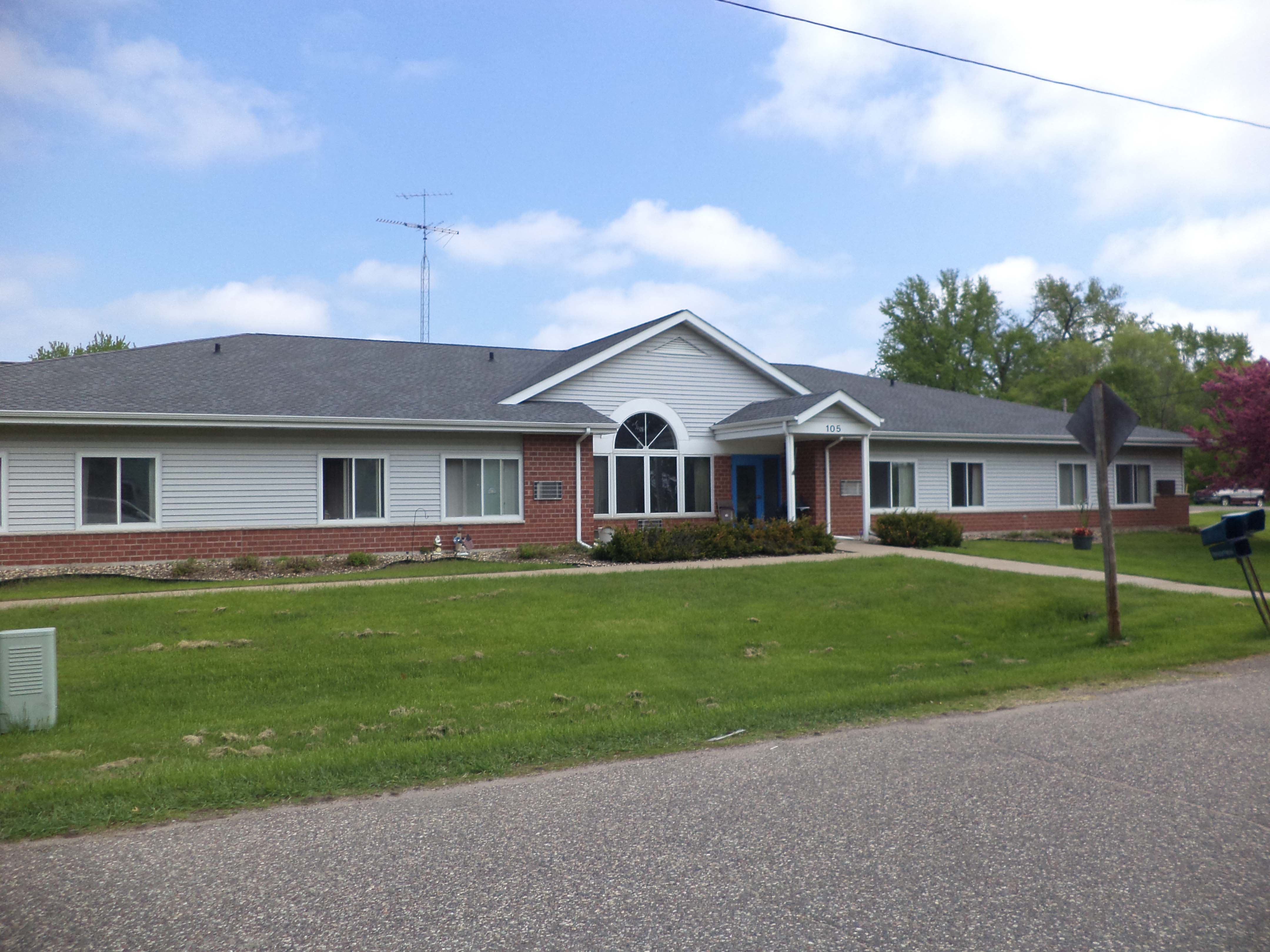 Deer Park Condo: 105 South Street West