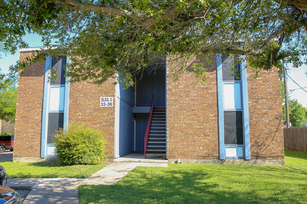 Gainesville Condo: 2617 E Hwy 82