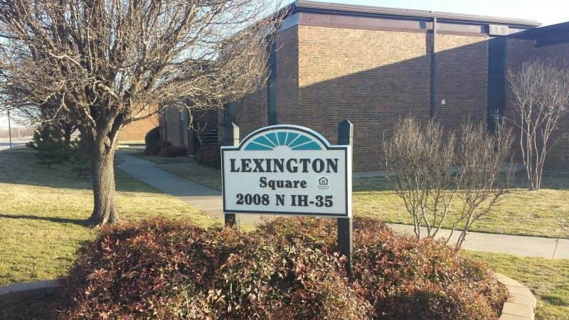 Gainesville Condo: 2008 N. Interstate 35