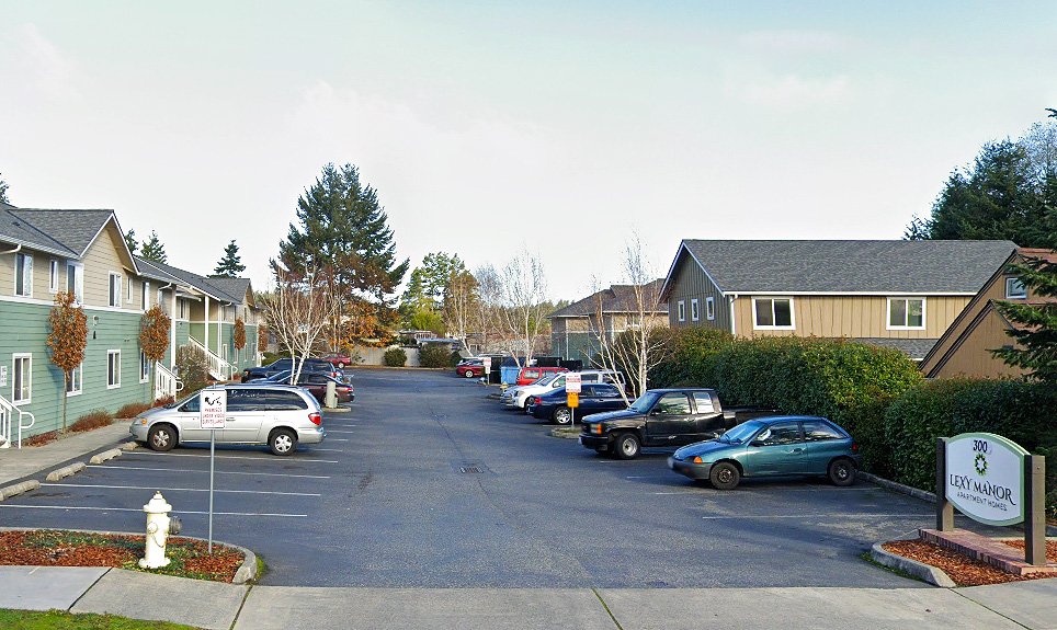 Oak Harbor Condo: 300 NE 7th Avenue