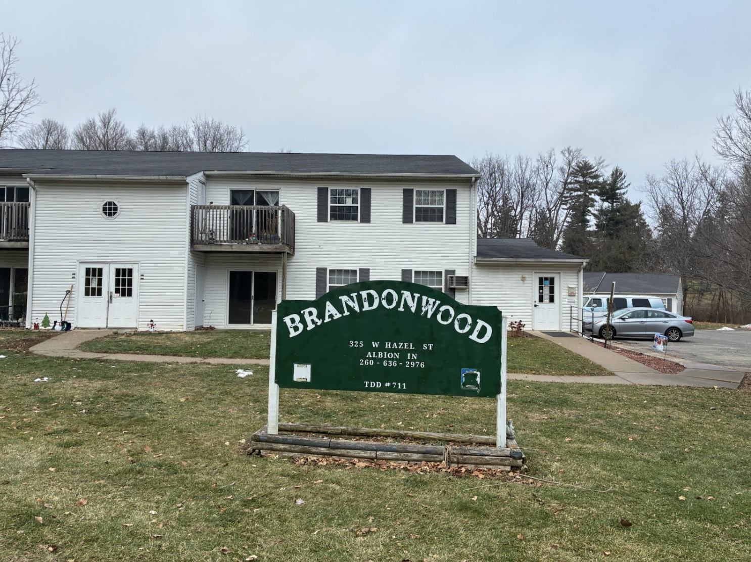 Albion Condo: 325 W Hazel St