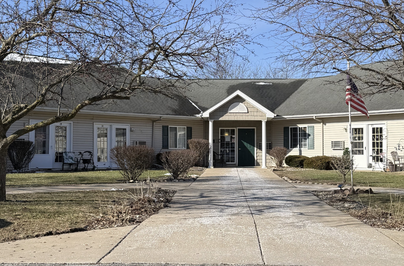 Three Rivers Condo: 700 N Douglas Ave