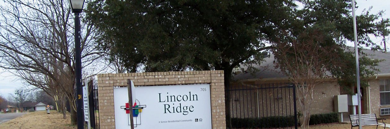 Cleburne Condo: 705 McAnear St.