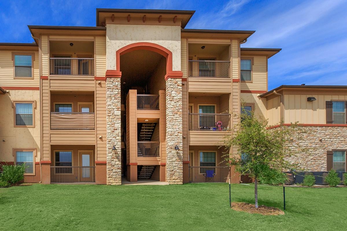 Laredo Condo: 202 Aquero Blvd