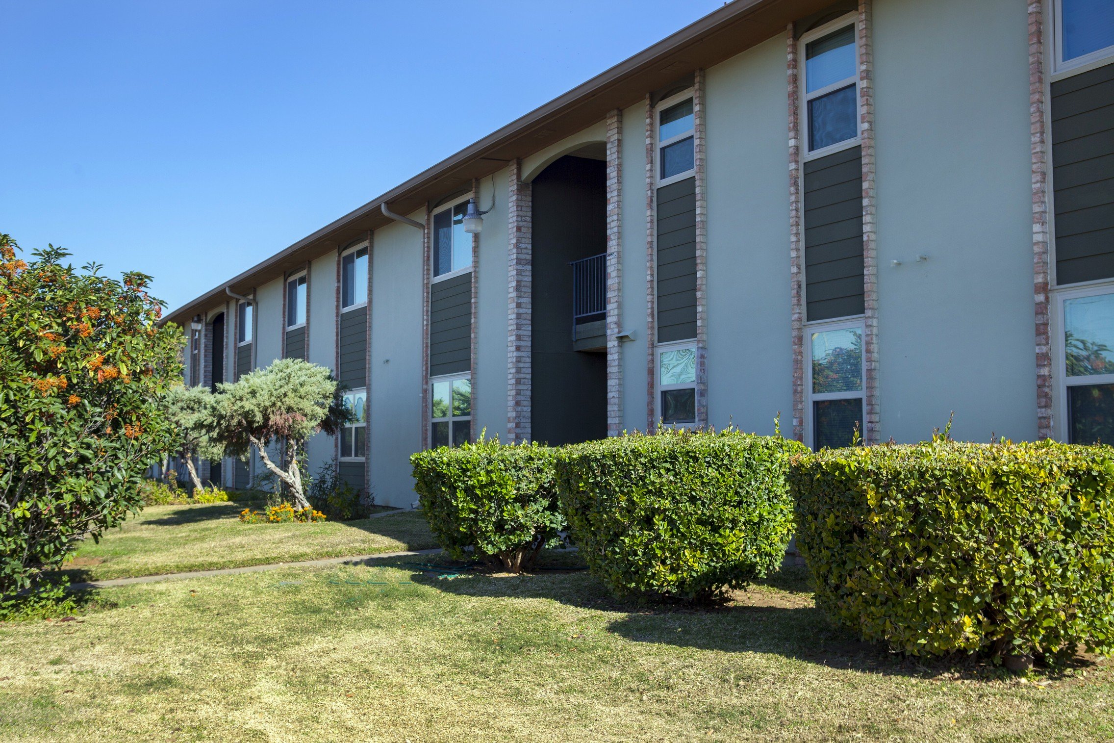 Laredo Condo: 300 E. Mann Rd.