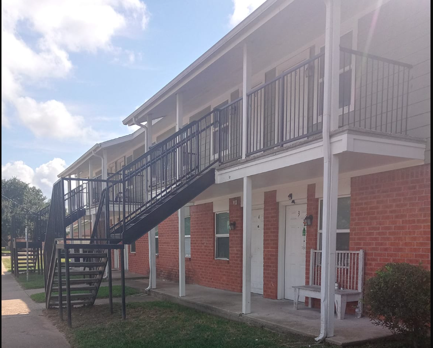 Navasota Condo: 516 Laredo St