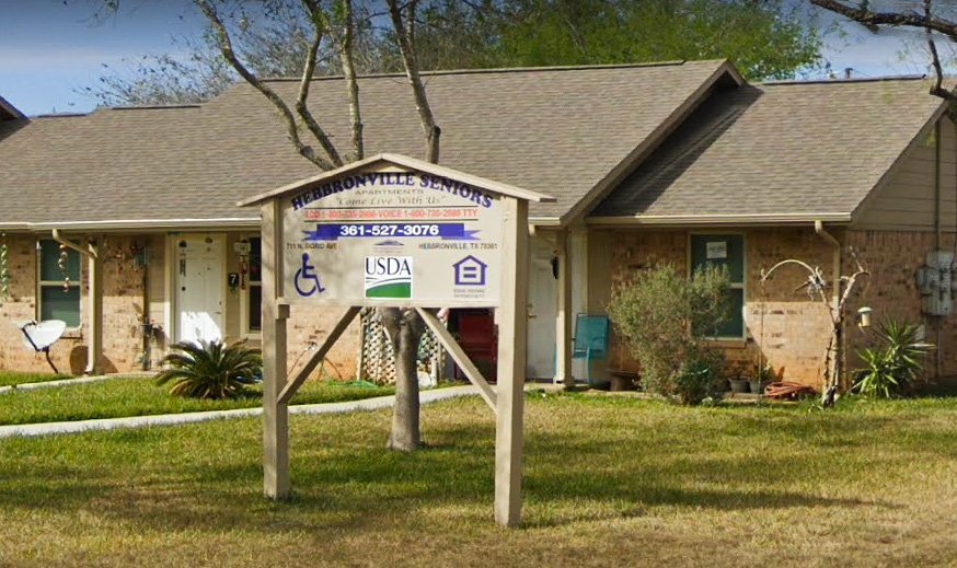 Hebbronville Condo: 711 N. Sigrid Ave.