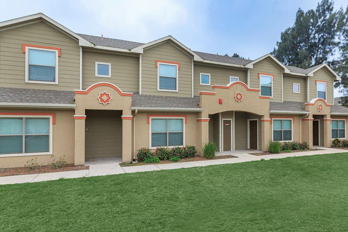 Brownsville Condo: 2100 Grapefruit Street