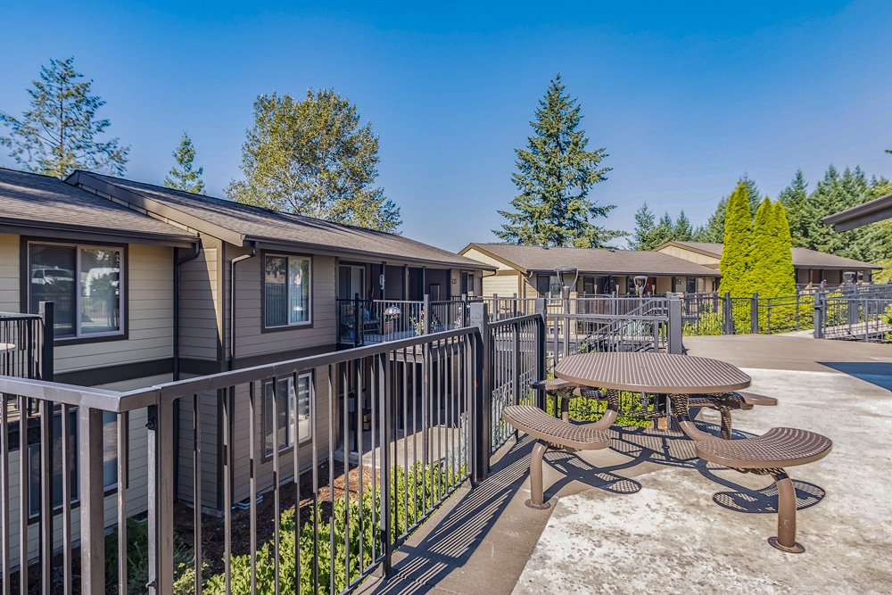 Estacada Condo: 855 NE Hill Way