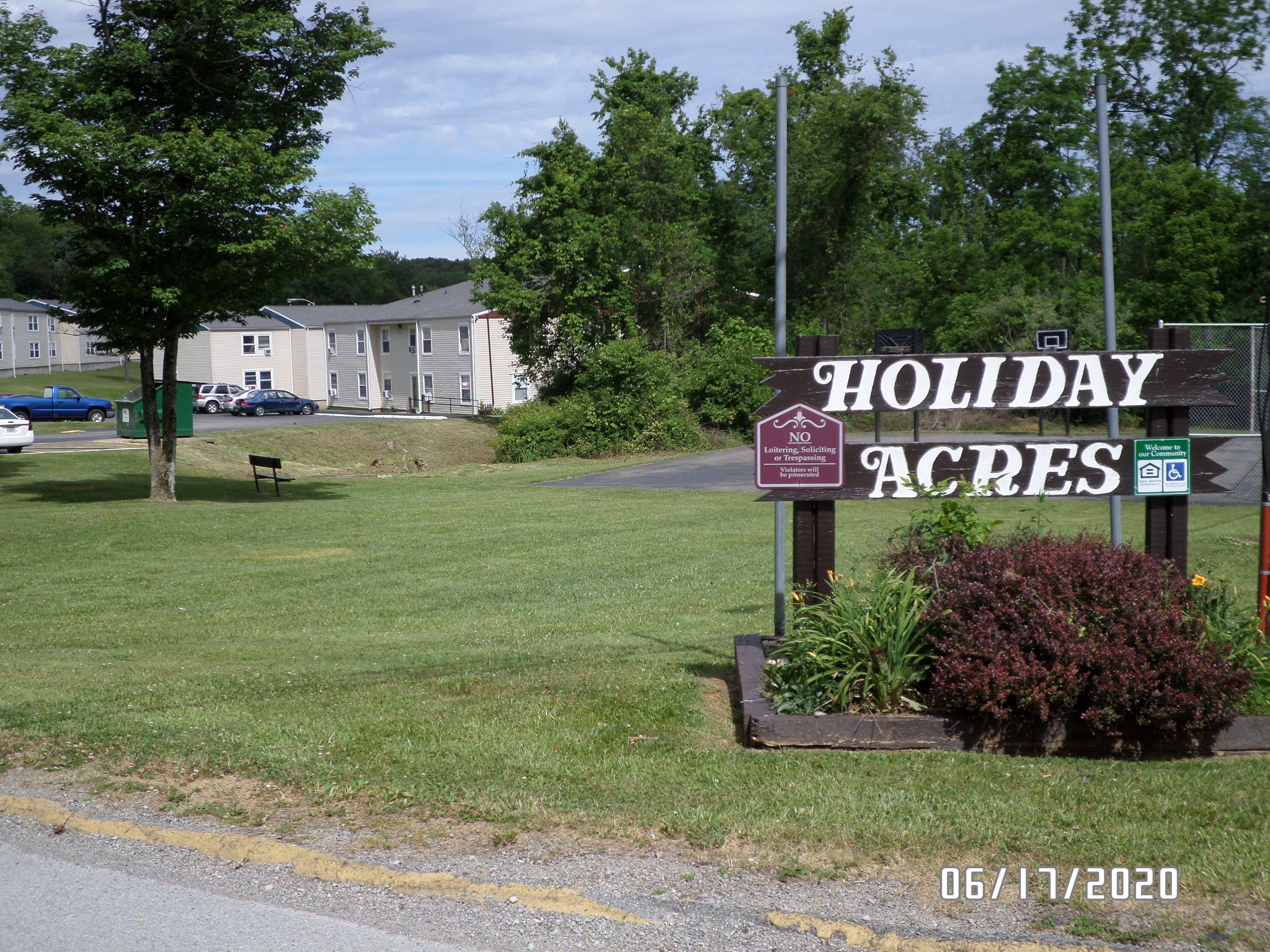 Latrobe Condo: 324 Mitchell Dr.