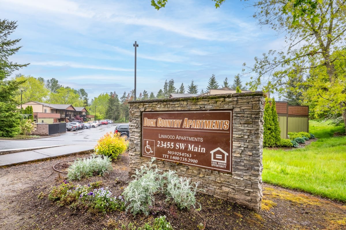 Sherwood Condo: 23455 Main St