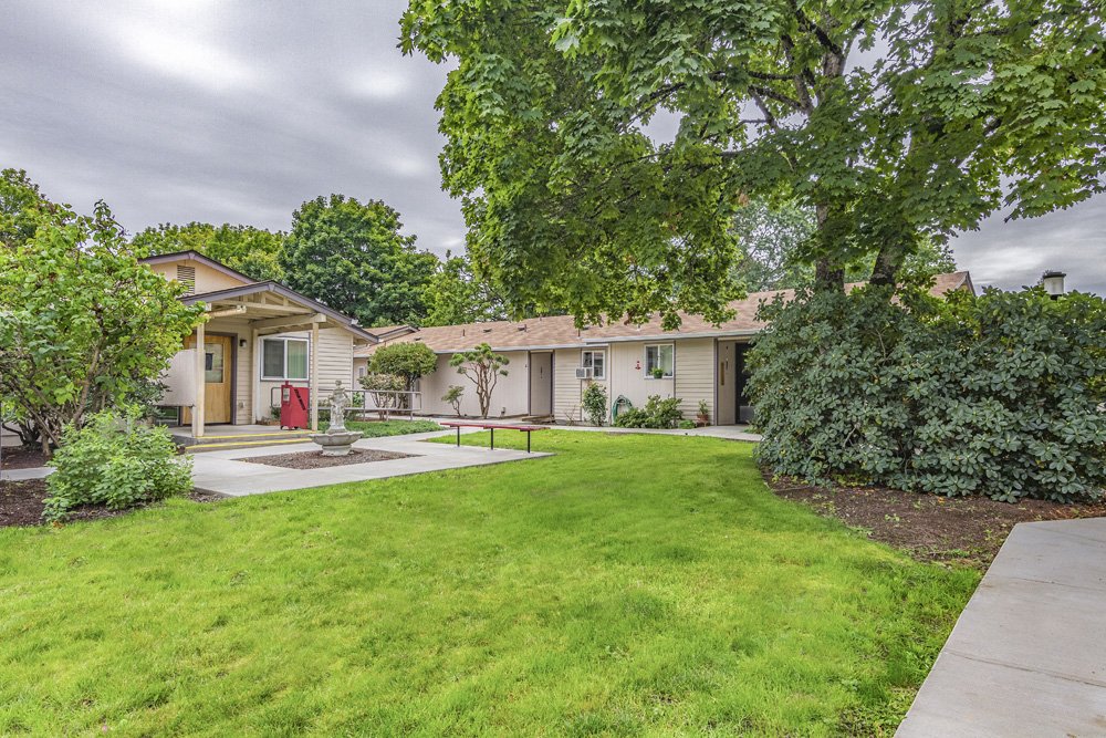 Junction City Condo: 292 Oak St.