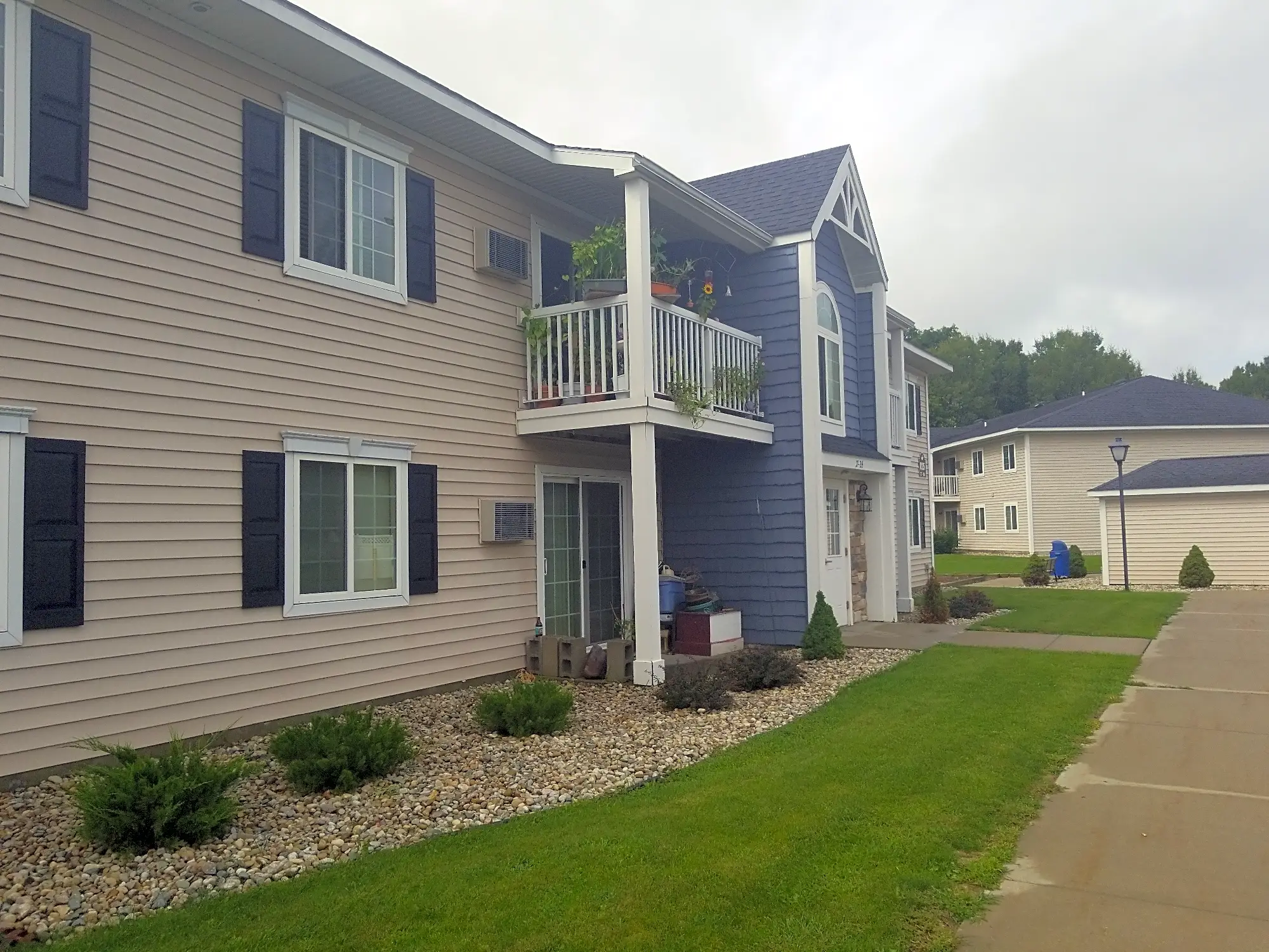 Big Rapids Condo: 830 Country Way