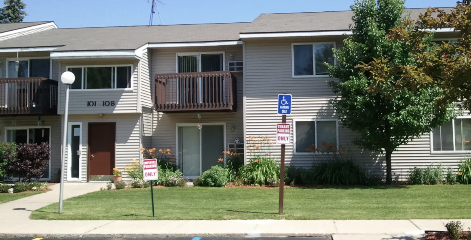 Rosebush Condo: 4220 N. Mission Rd
