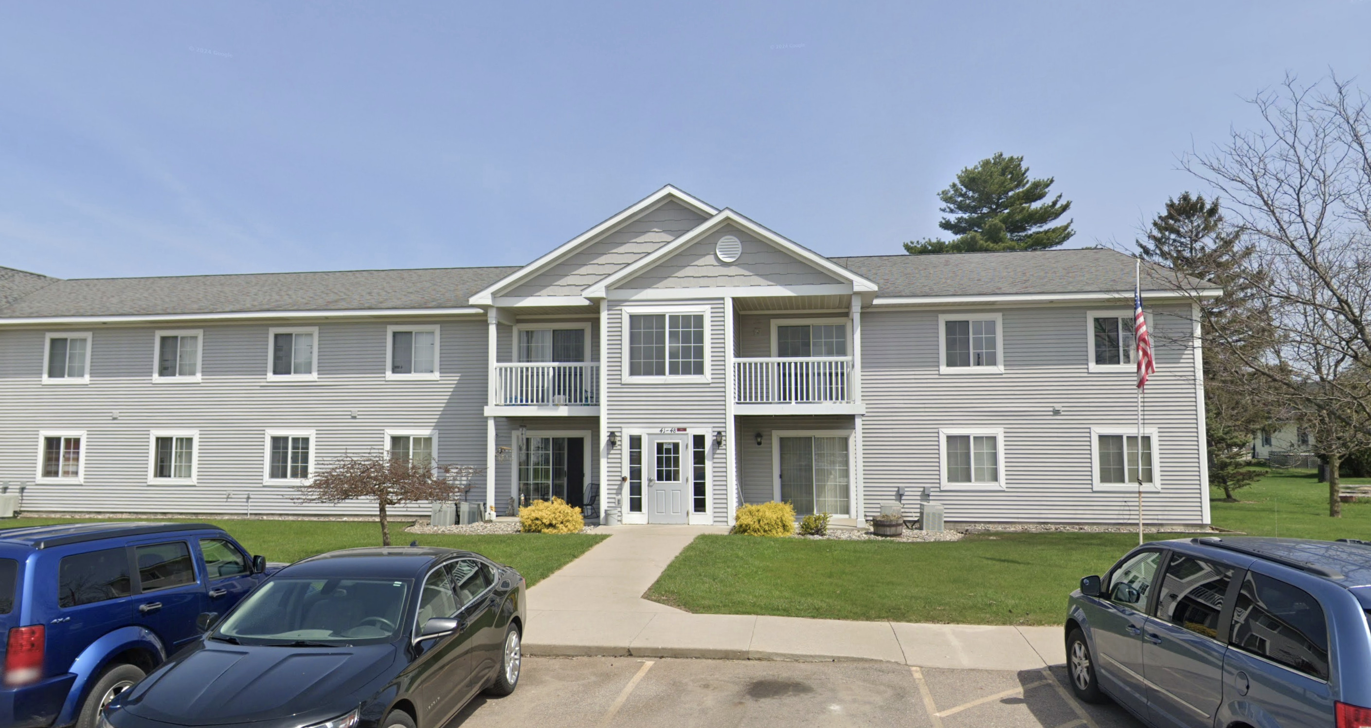 Owosso Condo: 1850, 1860, 1870 Babcock St